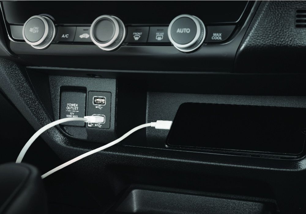 city sedan interior (23)